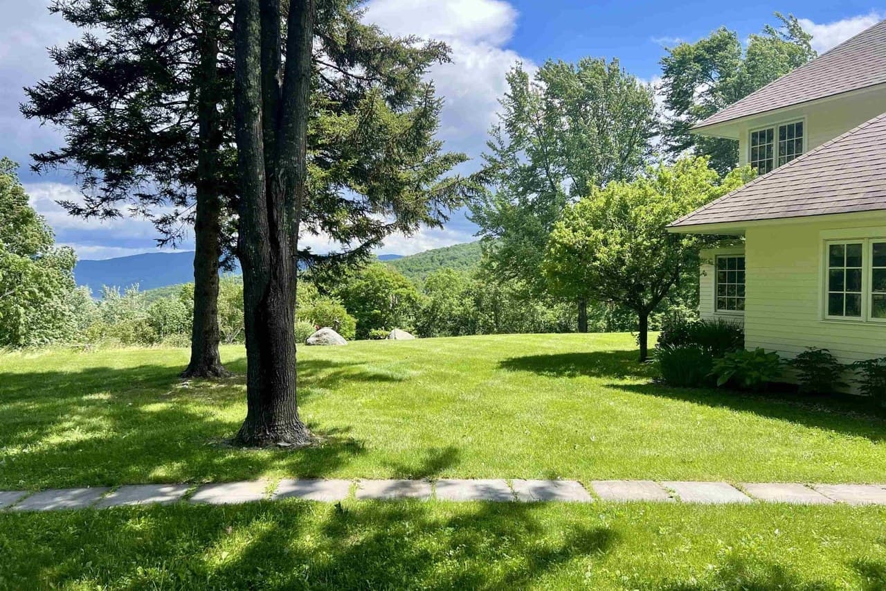 1016 Kew Vasseur Road exterior