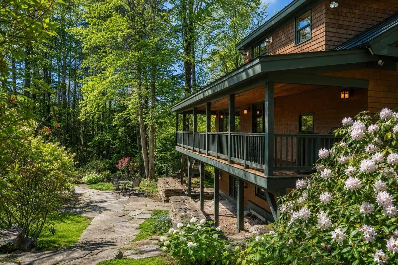 224 Cobble Ridge Road photo 2