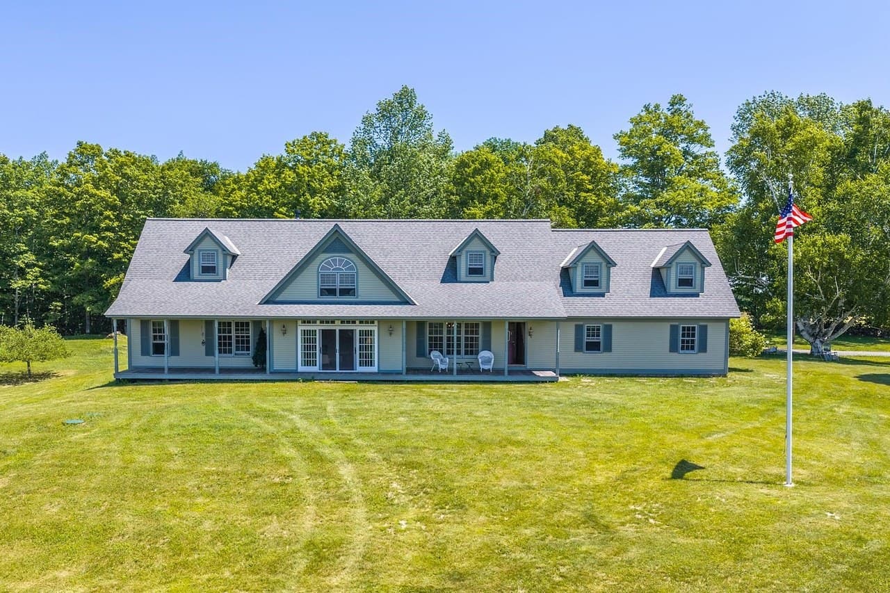 915 Peterkin Hill Road photo 2