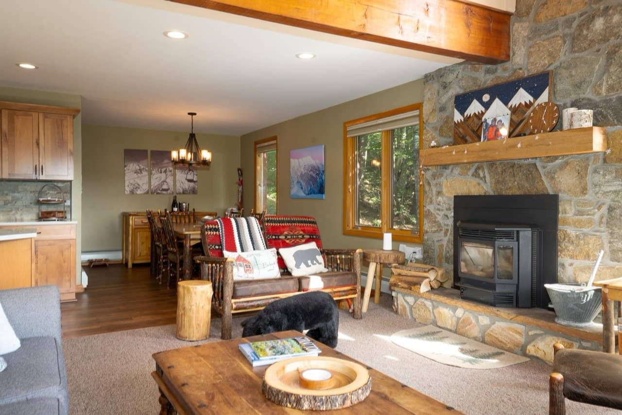 95 Hemlock Drive photo 2