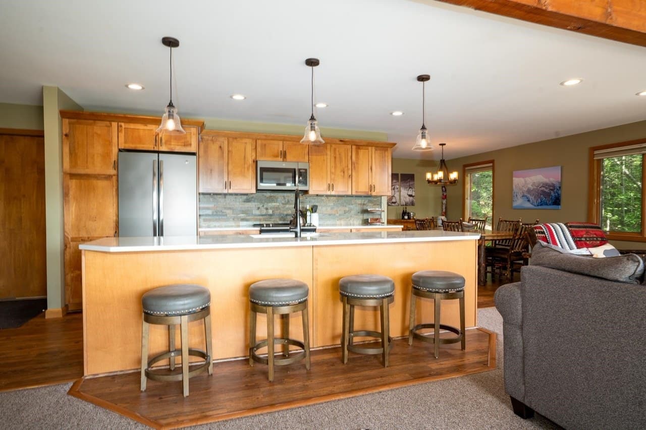 95 Hemlock Drive photo 3